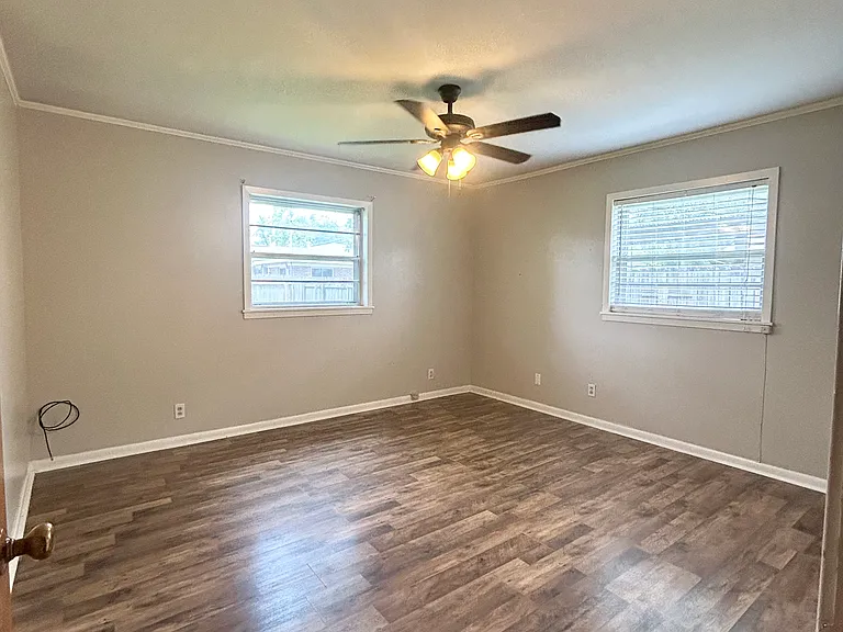 202 Newcastle Dr — Photo 5