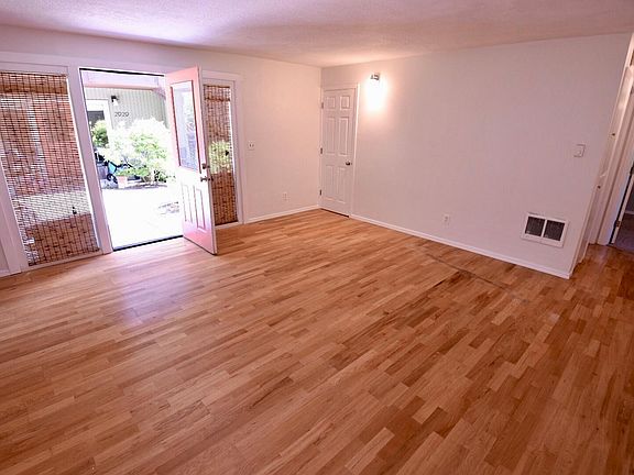 Large room for living space 