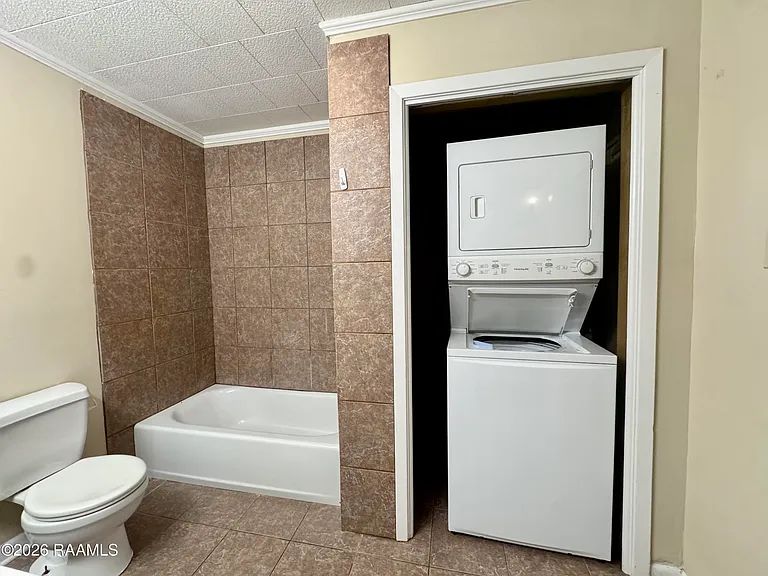 100 Charolais St #B — Photo 10