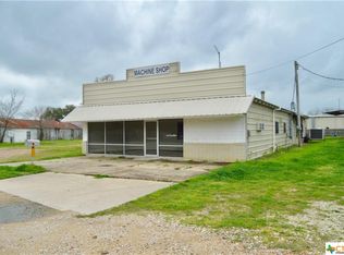 533 Seydler St, Gonzales, TX 78629