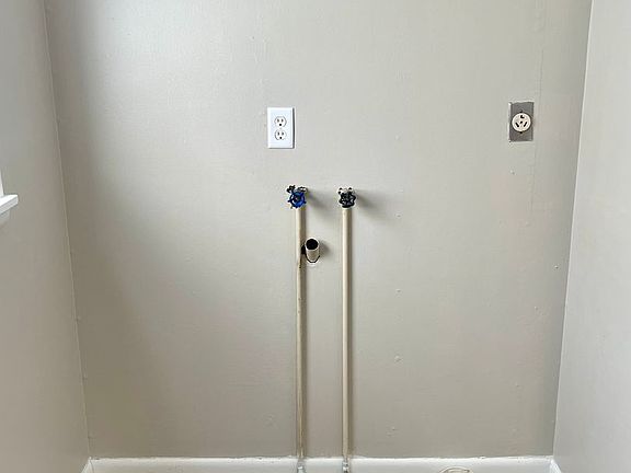 5th image of 701 N Wayne St #118