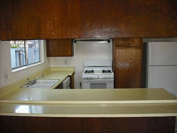 2nd image of 701 Pope Dr APT A