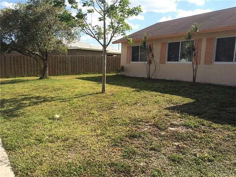 1st image of 825 NW 133rd Ave