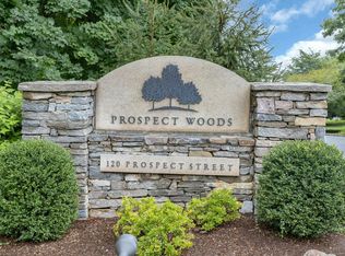 120 Prospect St APT 45, Ridgefield, CT 06877