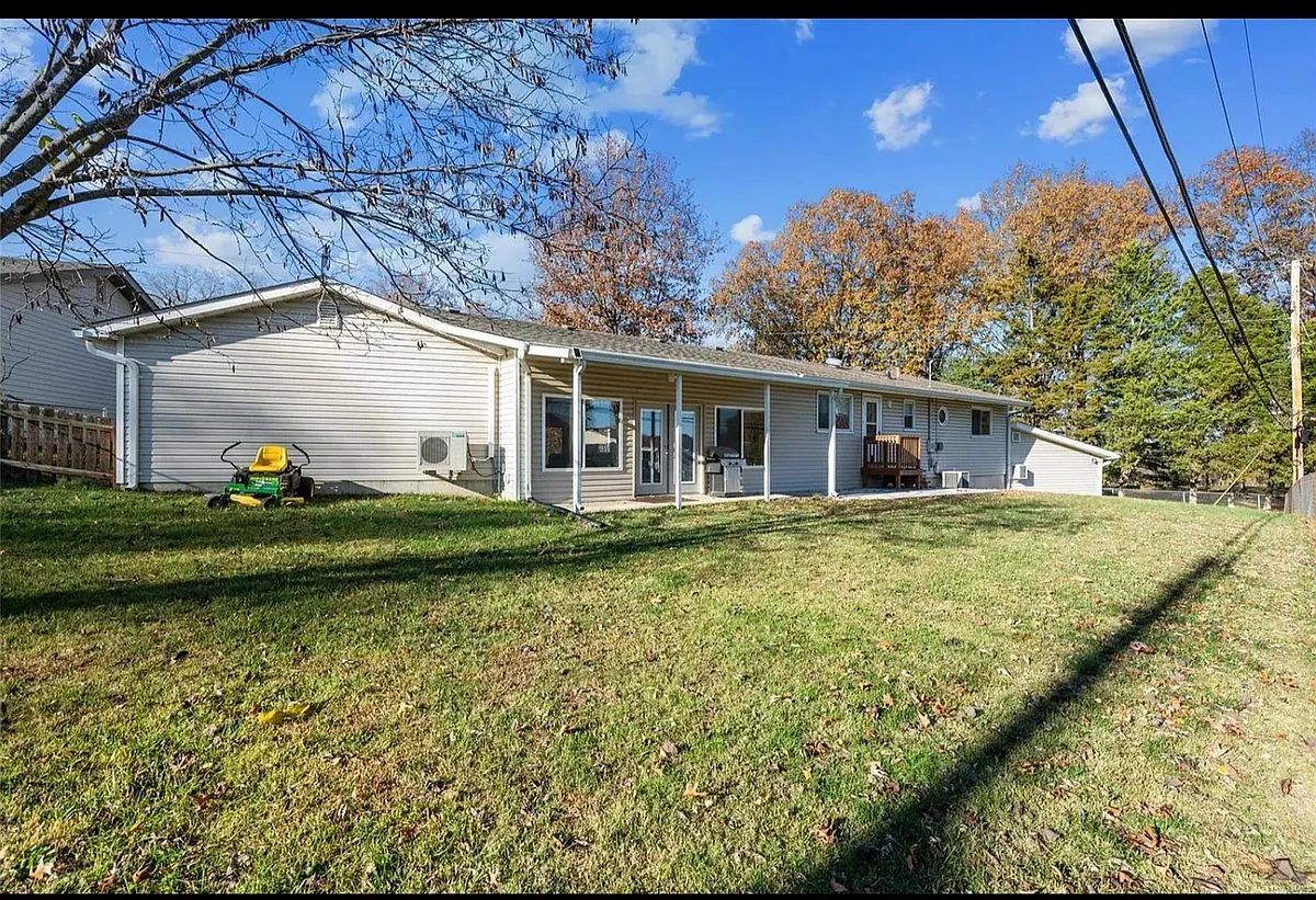 Building Photo - 2308 Valley Park Rd