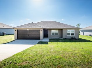 341 Cooper St, Huntsville, AR 72740