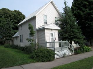 406 8th St, Calumet, MI 49913