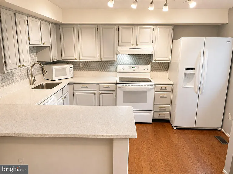 5580 Hecate Ct — Photo 6