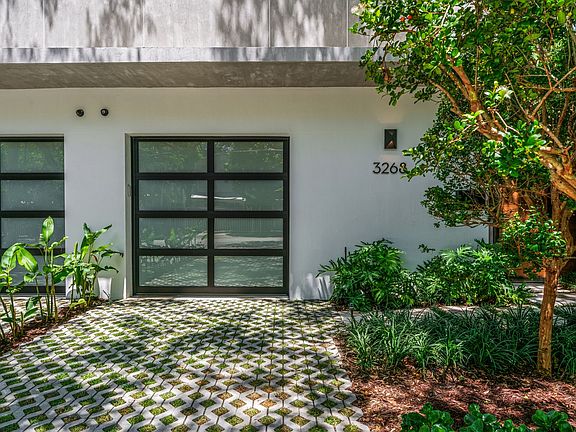 3rd image of 3268 Gifford Ln #3268
