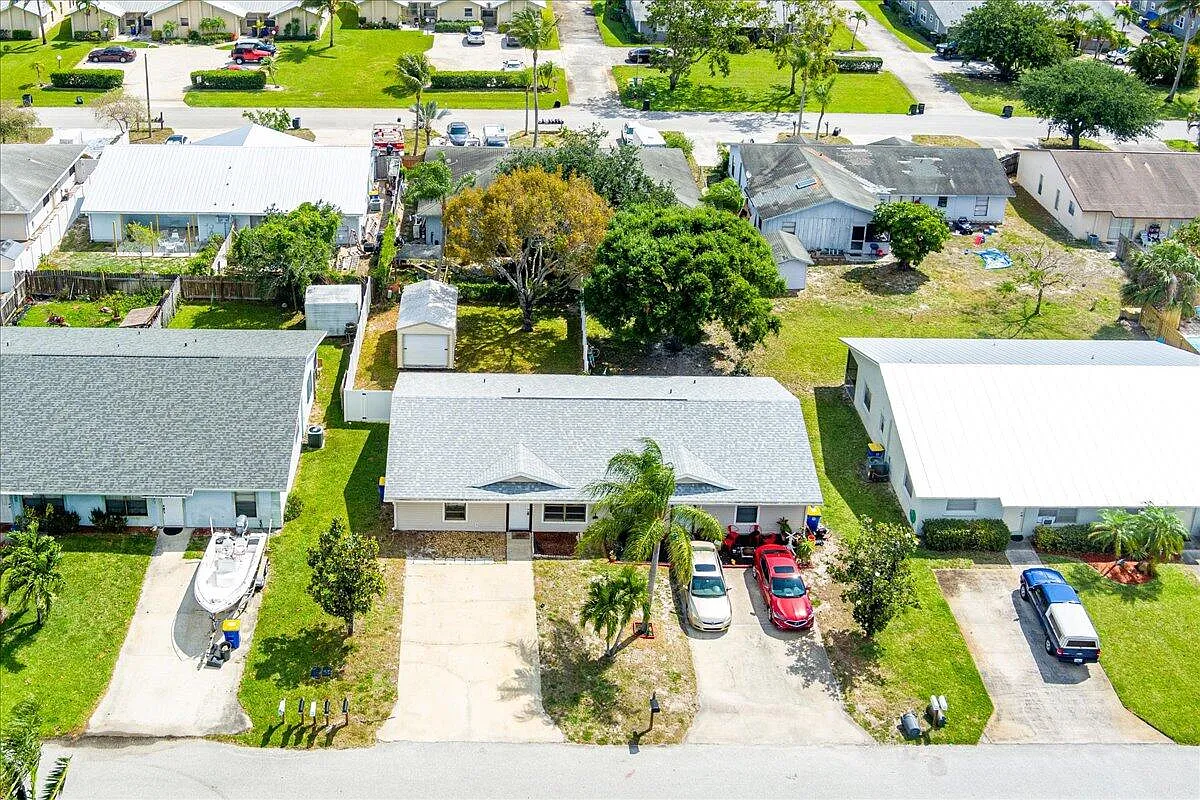 Building Photo - 8997 SE Sandy Ln