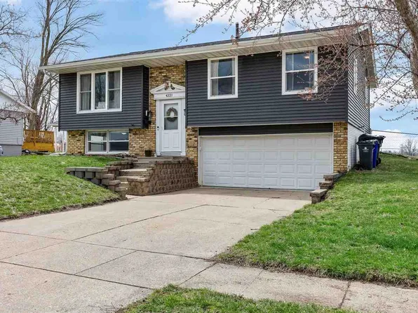 4331 Twin Pine Dr NE, Cedar Rapids, IA 52402