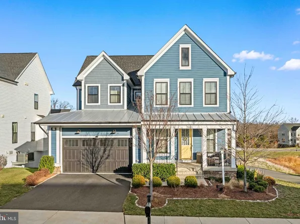 25528 Woodbine Farm Dr, Chantilly, VA 20152