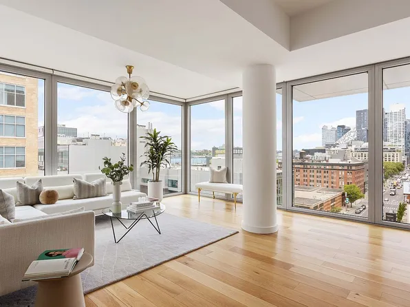 547 W 47th St #1112, New York, NY 10036