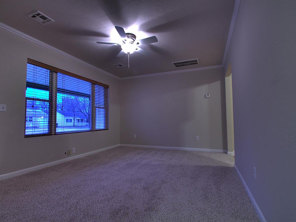 1st image of 909 Askew Dr
