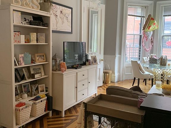 4th image of 300 Marlborough St #4R
