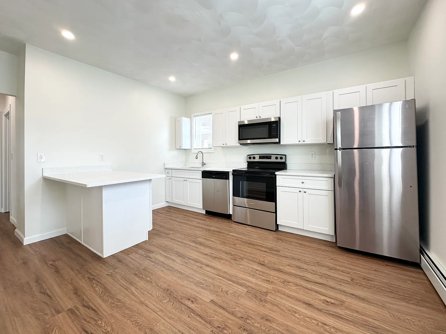148 Indiana Ave — Photo 2