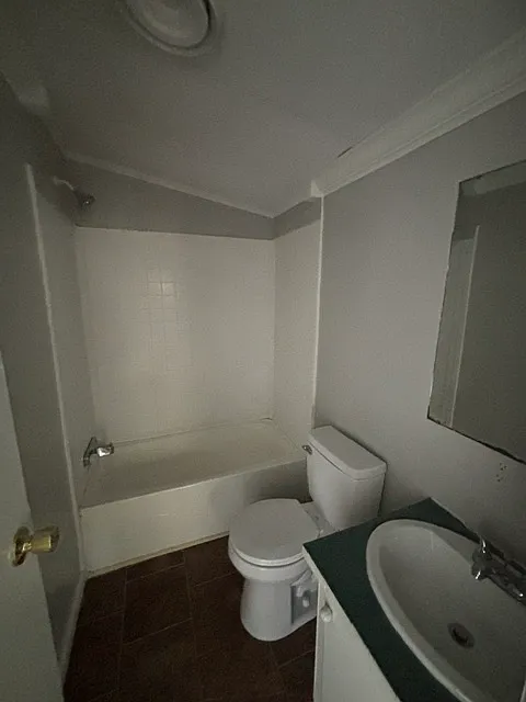 3 bed, $800 — Photo 2