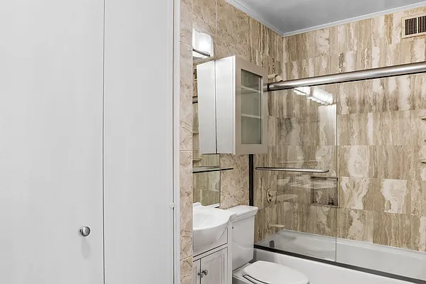 Rented by LW 21 LLC | media 36