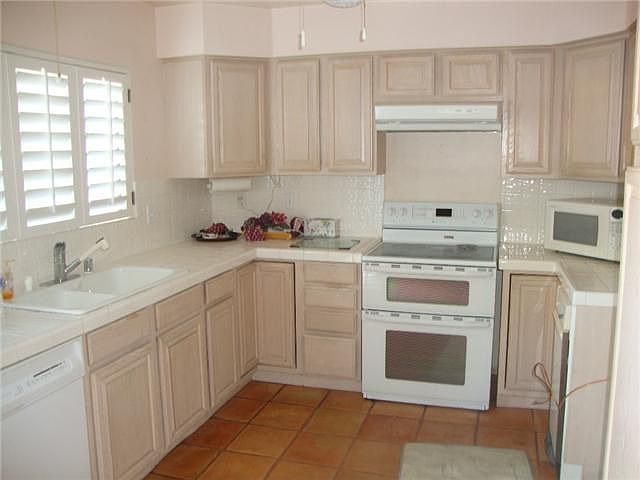 2nd image of 6037 Arroyo Rd Unit 2