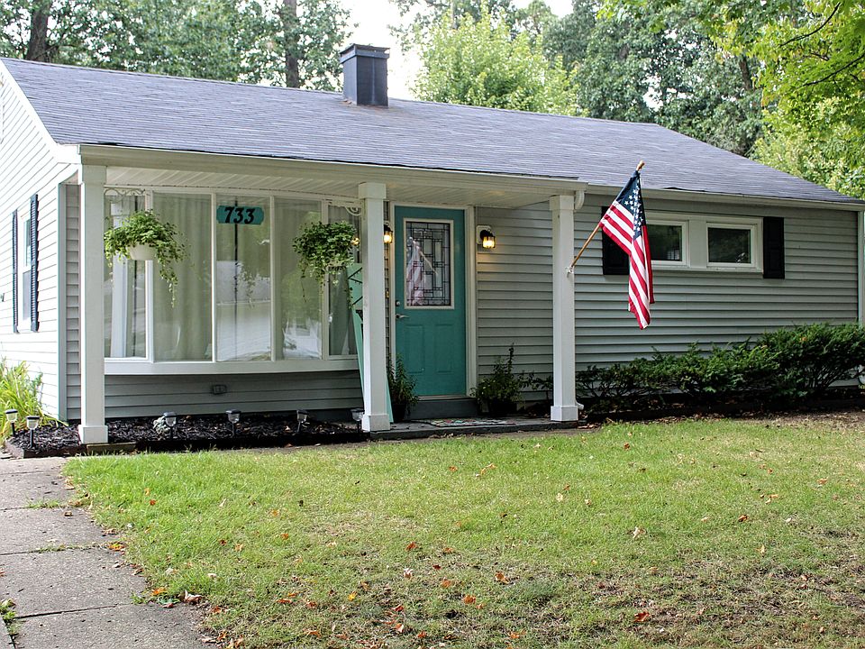 1st image of 733 Woodcliff Dr