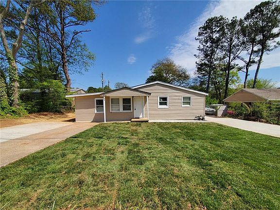 2nd image of 40 Harris Dr SE #110