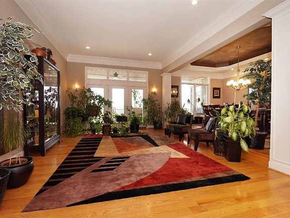 3rd image of 6776 Southampton Ln