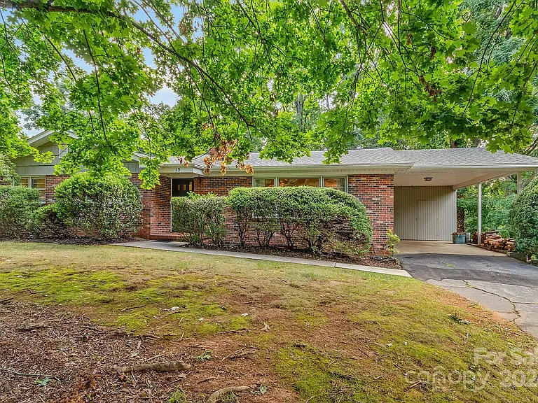15 Zephyr Dr — Photo 1
