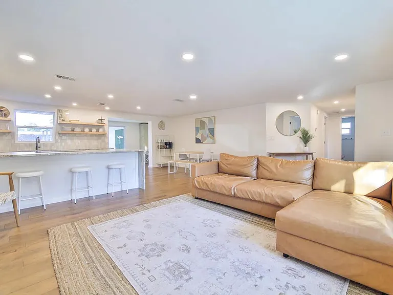 2249 Grove St — Photo 1