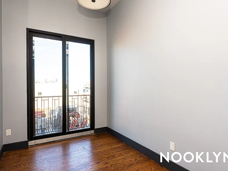 269 Meserole St #3A — Photo 3