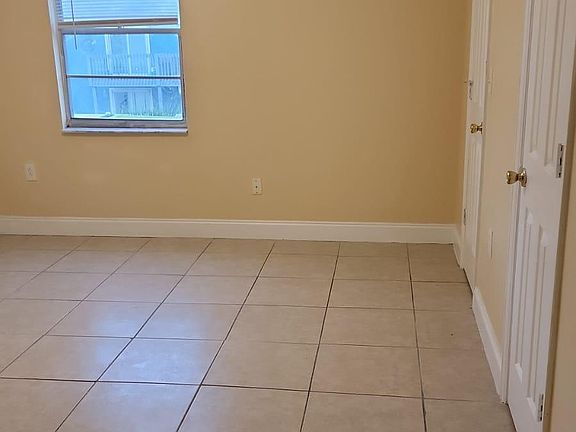 4th image of 1822 Amberly Ave #1822
