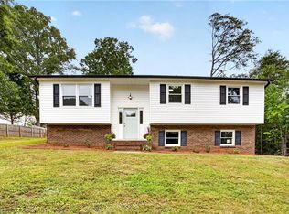5701 Cannoy St, Winston Salem, NC 27105