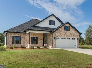 143 Early Dr, Byron, GA 31008
