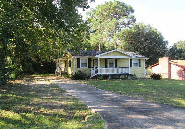 1st image of 817 Greenleaf Dr