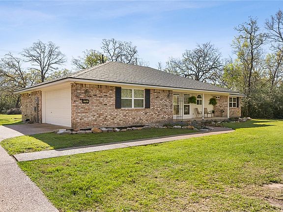 2nd image of 1733 Arrington Rd