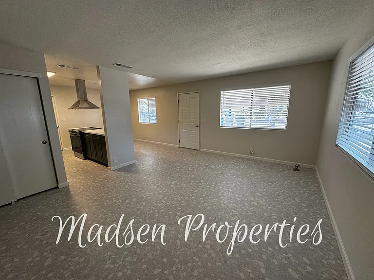 1589 High St — Photo 9