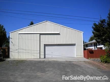 Awesome Garage : Left side indoor RV parking. Right side garage door opener and a 20'X24' loft.