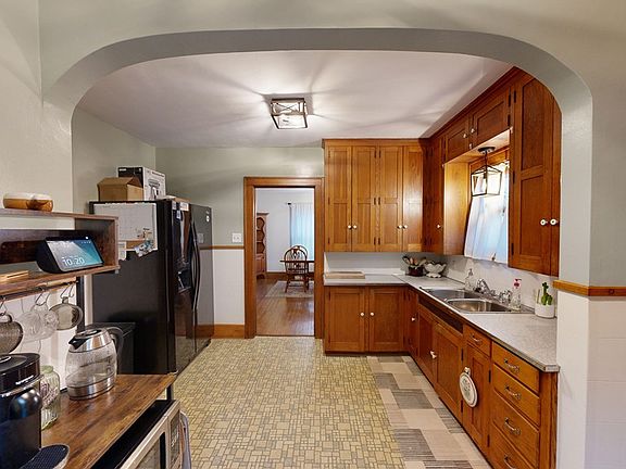 5th image of 15 Jefferson St
