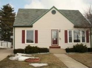 1706 W Memorial Dr, Janesville, WI 53548