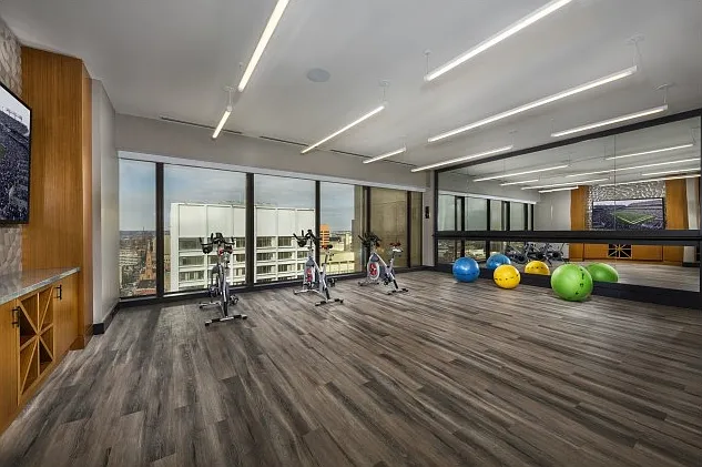 Yoga and Spin Centers