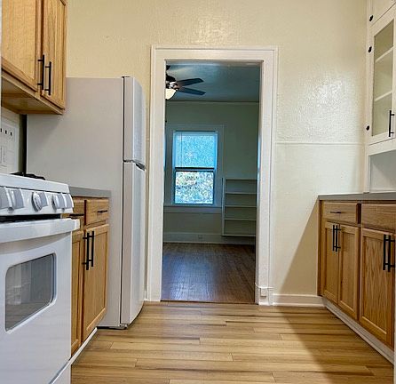 4th image of 311 S Webster Ave #1