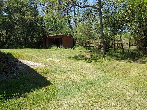 3rd image of 109 Mimosa Ln