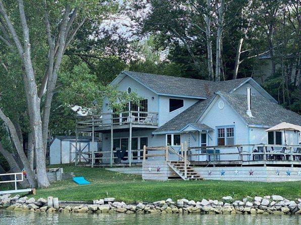 4 Lakeview Rd, Brady, NE 69123