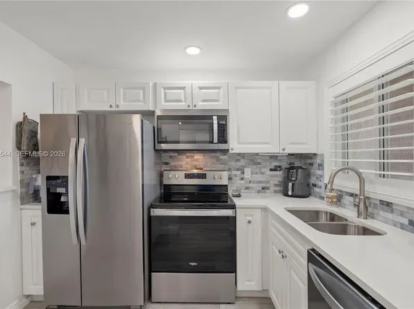 6750 Royal Palm Blvd APT 107E, Pompano Beach, FL 33063