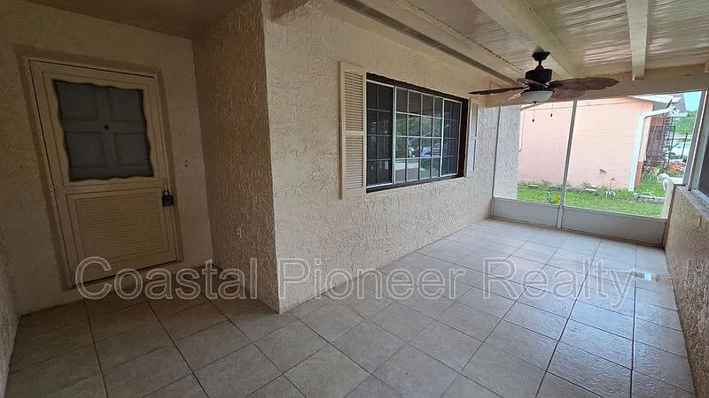 4 bed, 2.0 bath, 1618 sqft, $2,825 — Photo 4
