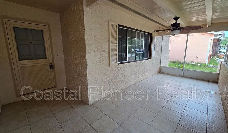 4817 Cypress Tree Dr — Photo 4