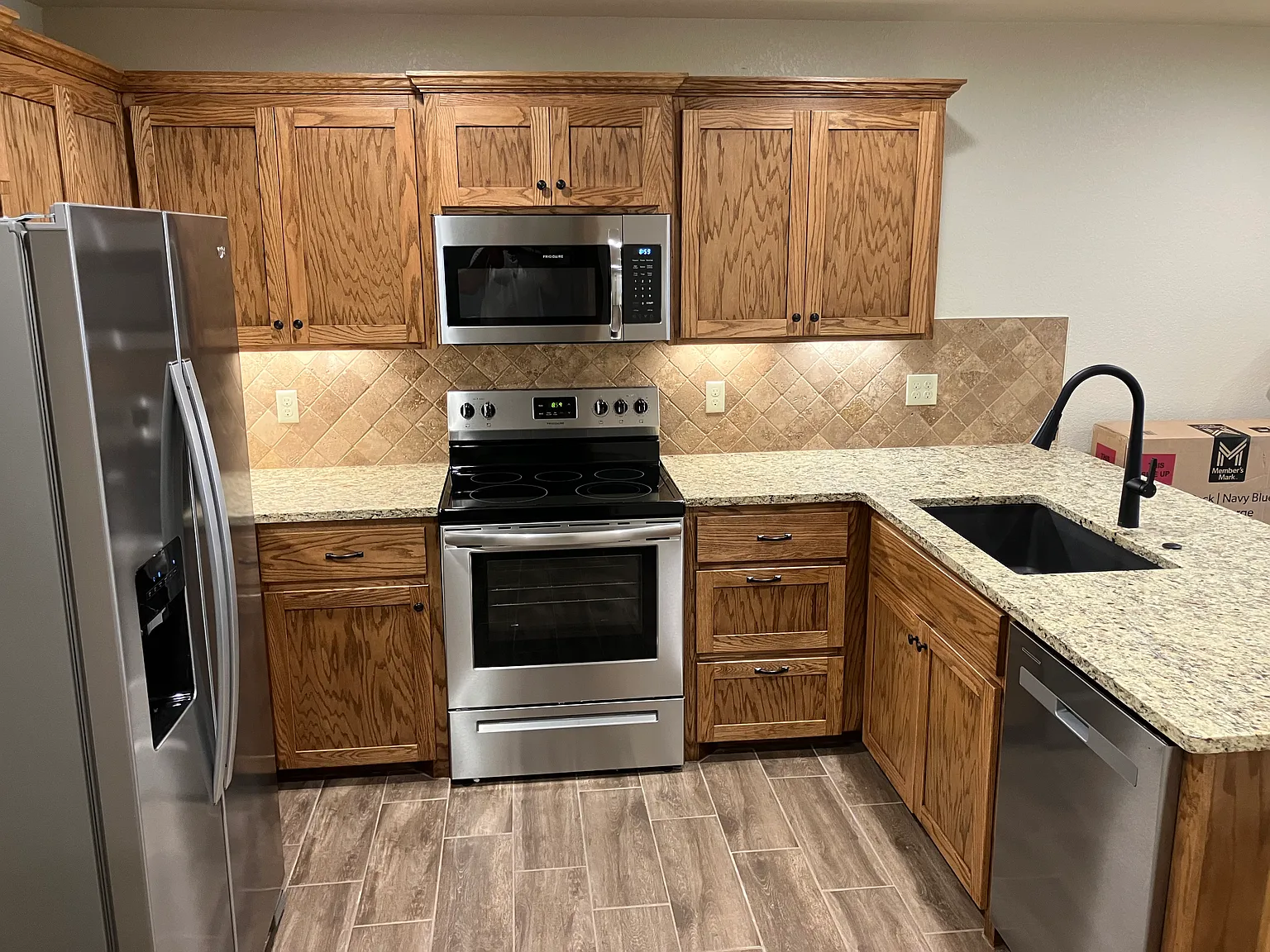 2 bed, 878 sqft, $1,200 — Photo 3