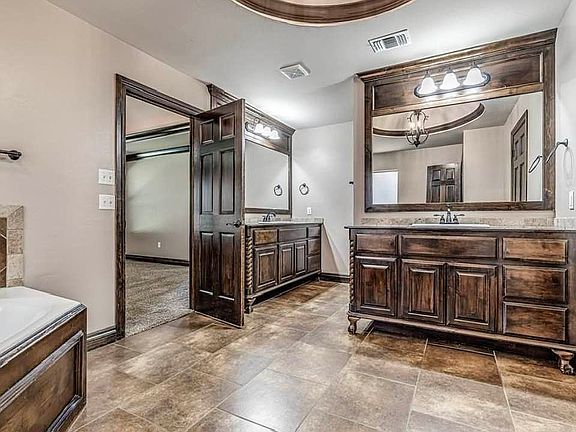 4th image of 5909 Havenshire Ln