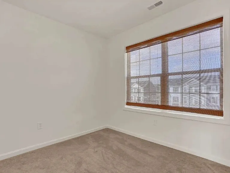 345 Avon Dr — Photo 17