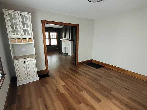 2nd image of 181 Olentangy St #181