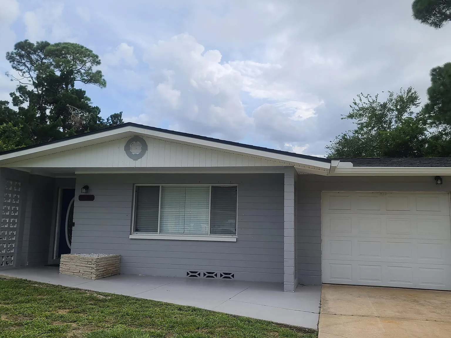 3 bed, 2.0 bath, 1466 sqft, $2,200 — Photo 1